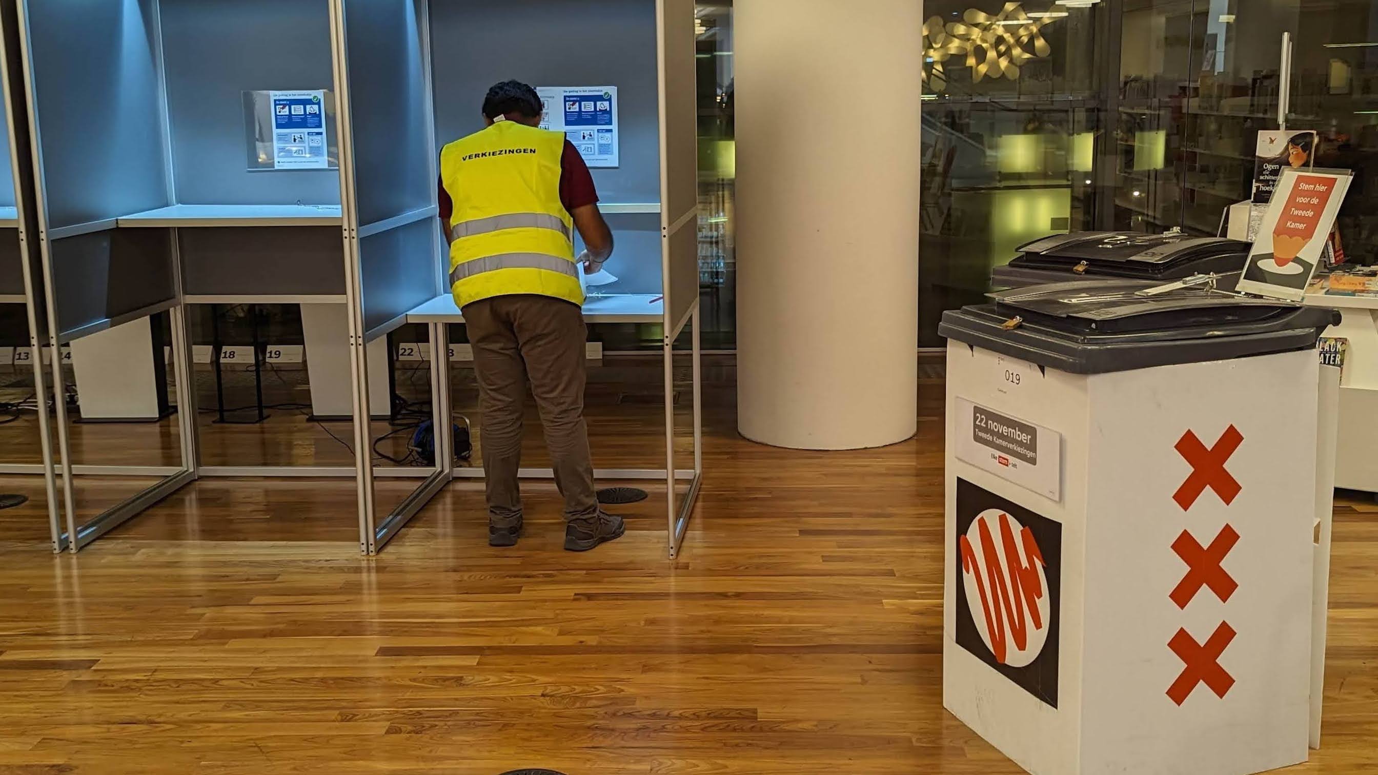 Pohled do hlasovací místnosti